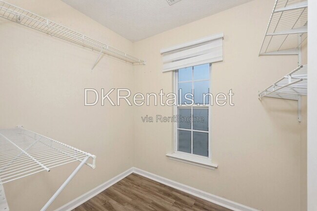 Building Photo - 6311 Shoreview Cir