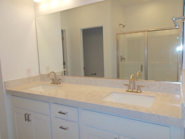 Building Photo - Welcome to Alderidge Townhomes!
