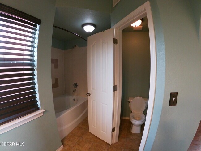 Building Photo - 14201 Pacific Point Dr