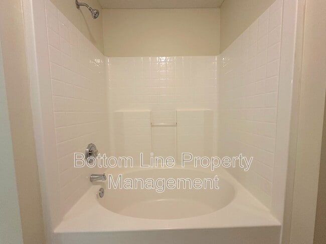 Building Photo - 131 Camforth Dr