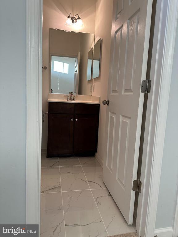 Building Photo - 9075 Alexander Way