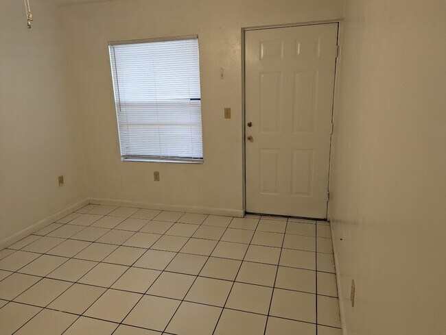 Building Photo - 3600 SW 23rd St