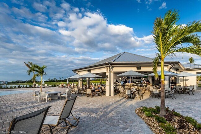Building Photo - 14141 Heritage Landing Blvd