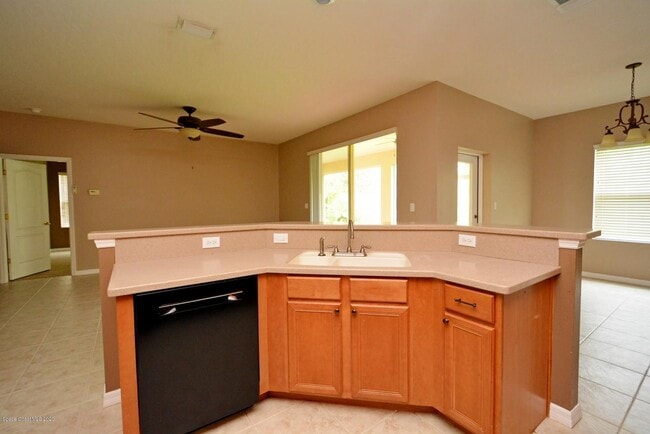 Building Photo - 820 Glen Abbey Way