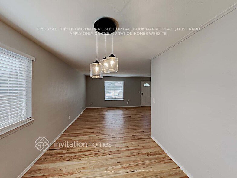 Building Photo - 3884 S Truckee Ct