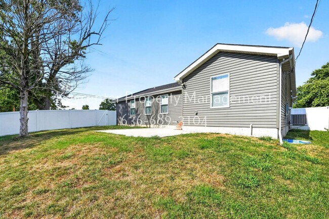Building Photo - 926 Townhouse Ln