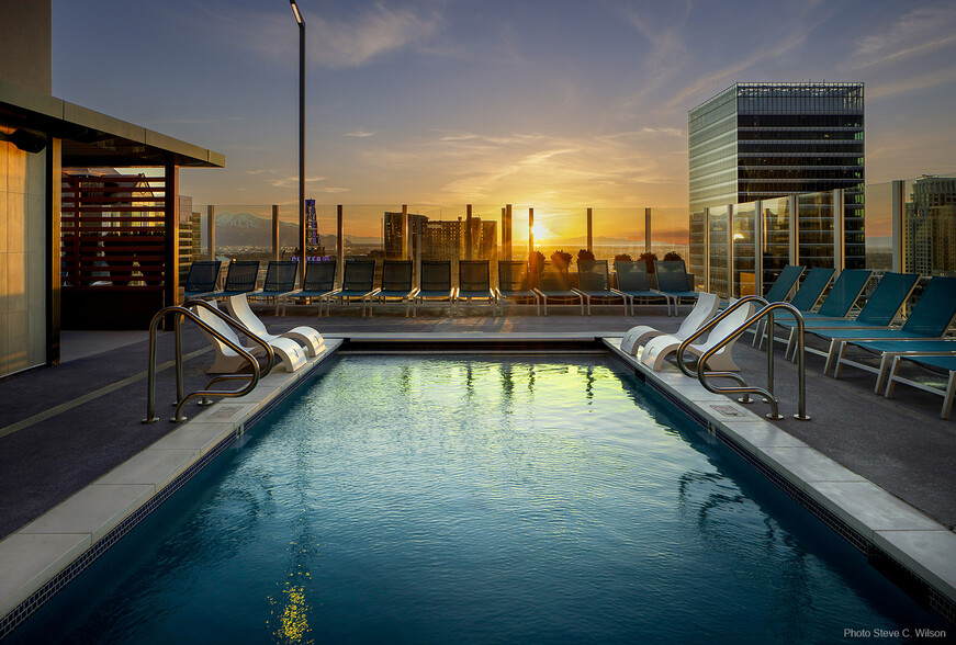 Liberty Sky Apartments Pool - Liberty Sky