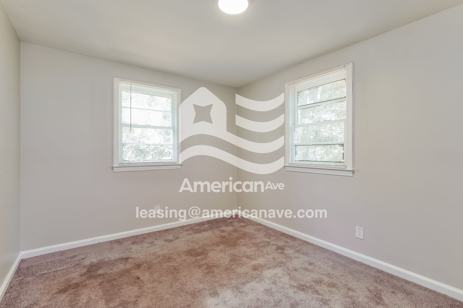 Building Photo - 1715 Cornell Dr