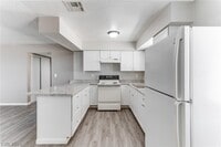 Building Photo - 444 N 13th St