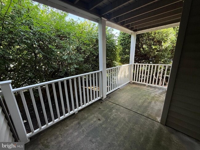 Building Photo - 313 Gregorys Way