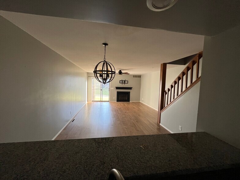 Building Photo - 101 S Rock Rd