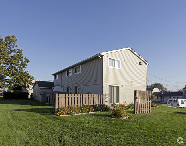 Building Photo - Bloomfield Hills Townhouse Cooperative