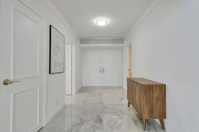 Building Photo - 5380 N Ocean Dr