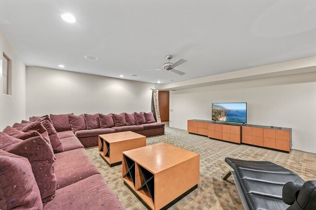 Building Photo - 2700 Barnson Pl