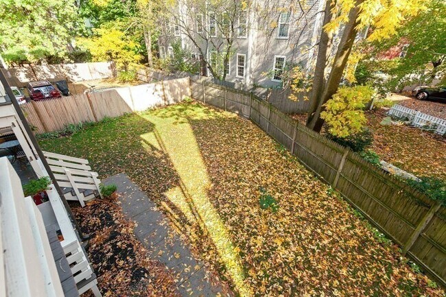 Building Photo - 268 Windsor St