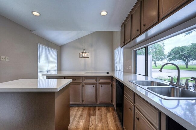 Building Photo - 16718 Galewood Way