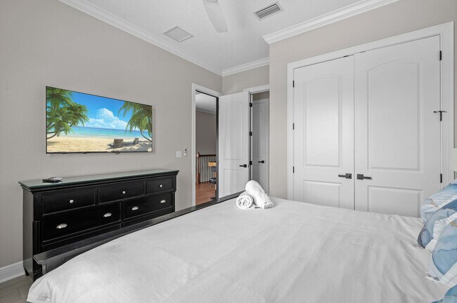Building Photo - 834 Golden Bear Dr