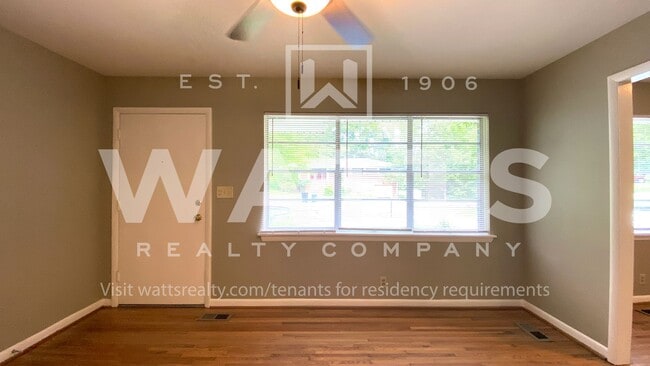 Building Photo - Comfortable 3 Bedroom/1 Bath Home in Fores...