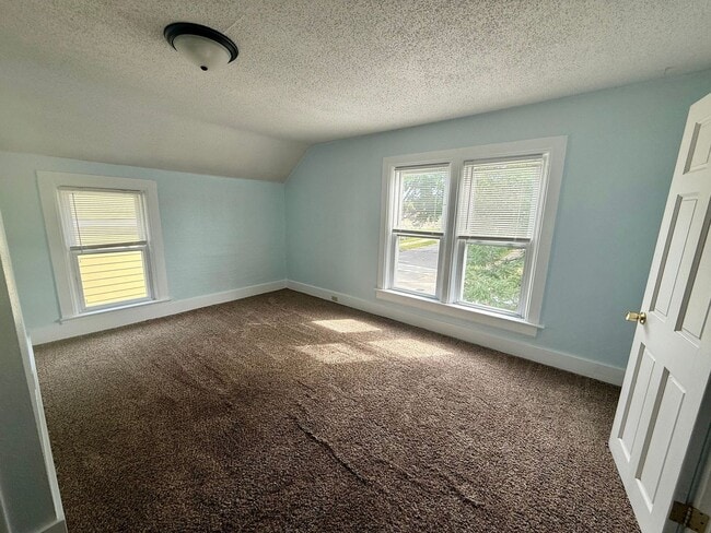 Building Photo - 3 Bed 2 Bath Single Family Home in Wausau - Deposit Special : half off deposit!