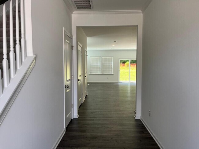 Building Photo - 198 Blue Butterfly Dr