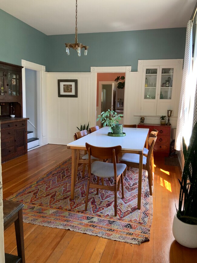 dining room - 4214 N Albina Ave
