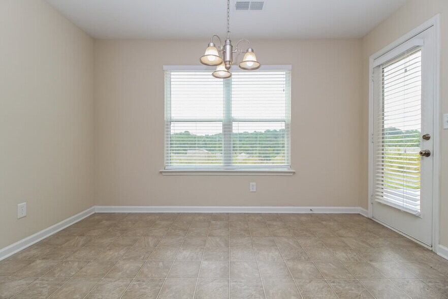 Building Photo - 315 Meadow Vista Ln