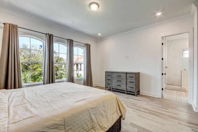 Building Photo - Townhome  in The Enclave at Summer Beach