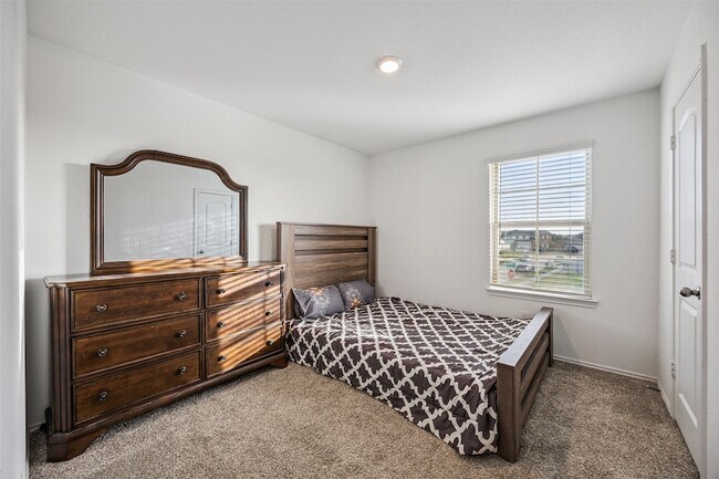 Building Photo - 5102 Hedgerose Ln