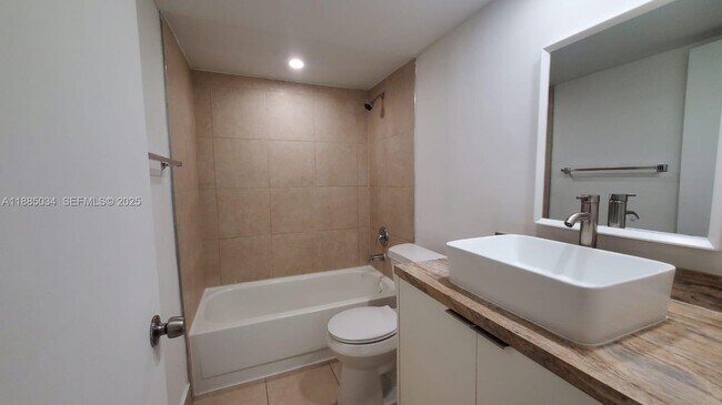 Building Photo - 8160 Geneva Ct