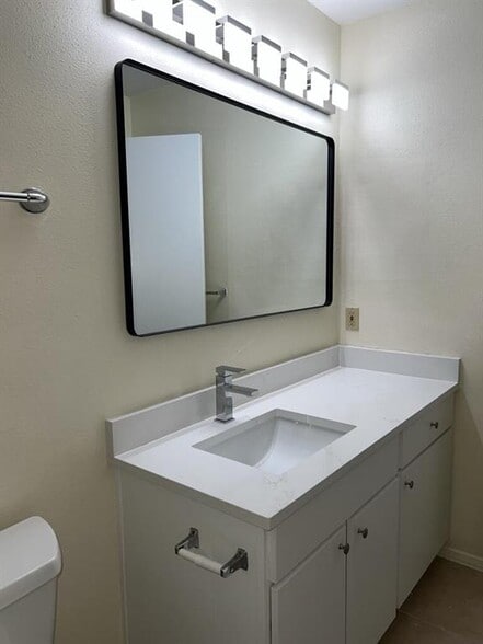 Masterbath - 2350 NW 27th St