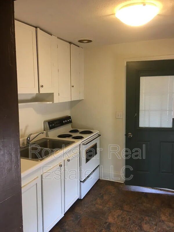 Building Photo - 2017 N Hamilton St