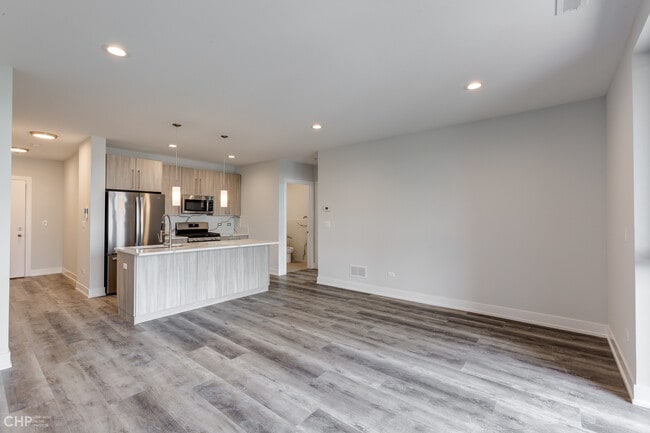 Building Photo - 2942 W North Ave