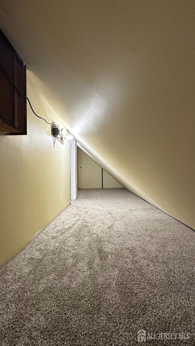 Building Photo - 6 Field Rd