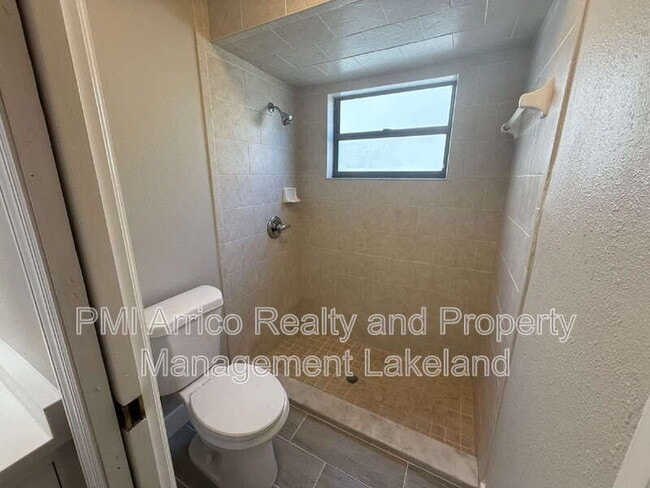 Building Photo - 3588 Raintree Ln