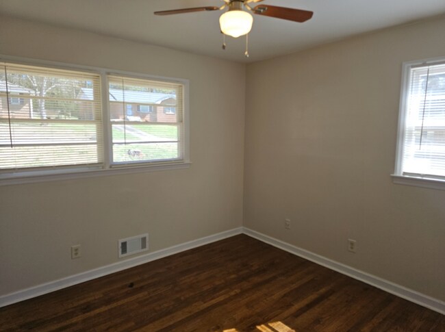 Building Photo - 3101 Cabriolet Trail