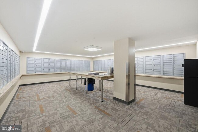 Building Photo - 4600 Duke St