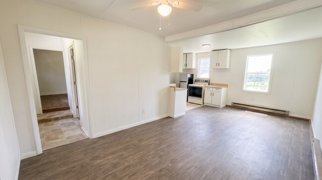 Building Photo - 134 Ideal Dr SE