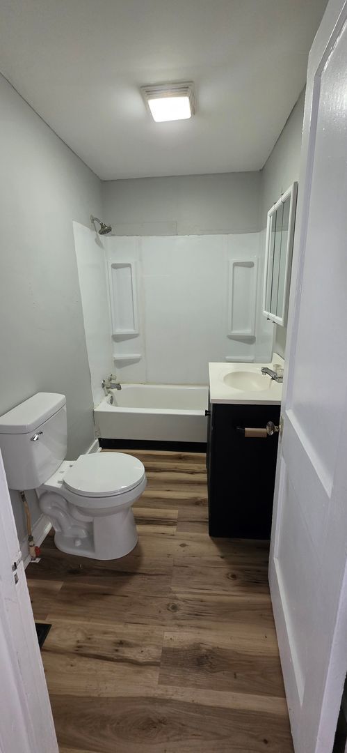 Building Photo - 233 W School St