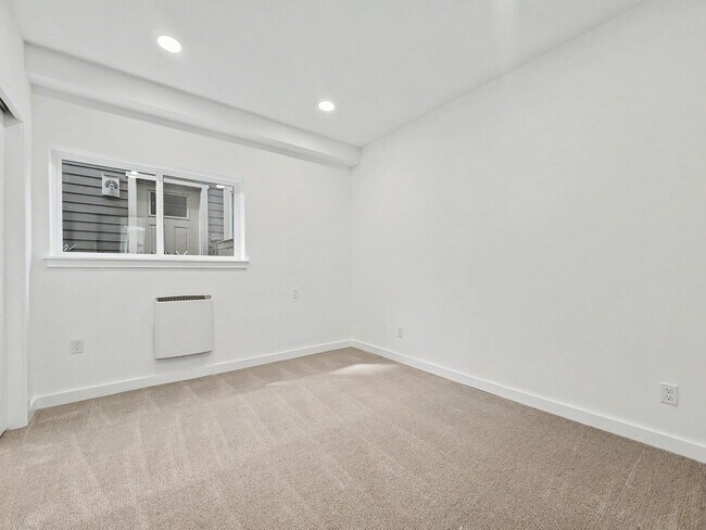 Building Photo - 3538 S Hudson St