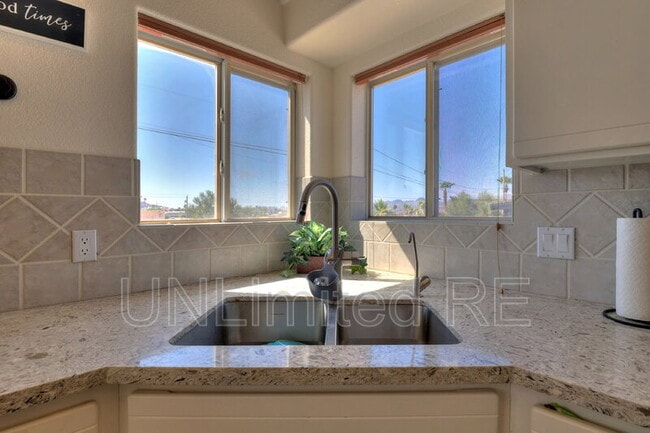 Building Photo - 304 Acoma Blvd S