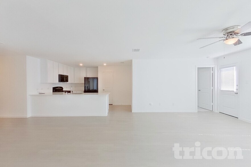 Building Photo - 827 Ginkgo Wy