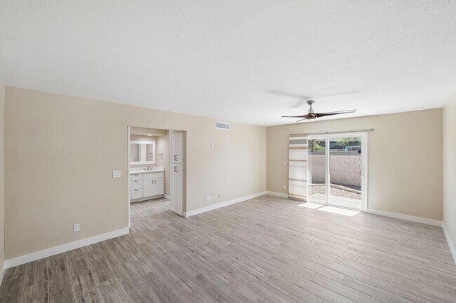 Building Photo - 13222 N 1st Ave