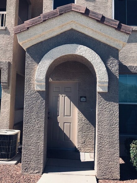 Building Photo - 10550 W Alexander Rd