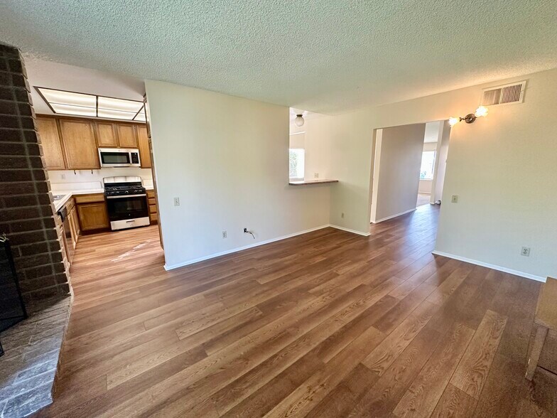 Building Photo - 1384 Naples Ct