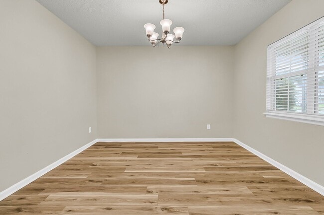 Building Photo - Recently Updated 4 bedroom 2.5 bathroom two story home available in Ladson!