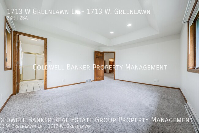 Building Photo - 1713 W Greenlawn Ln