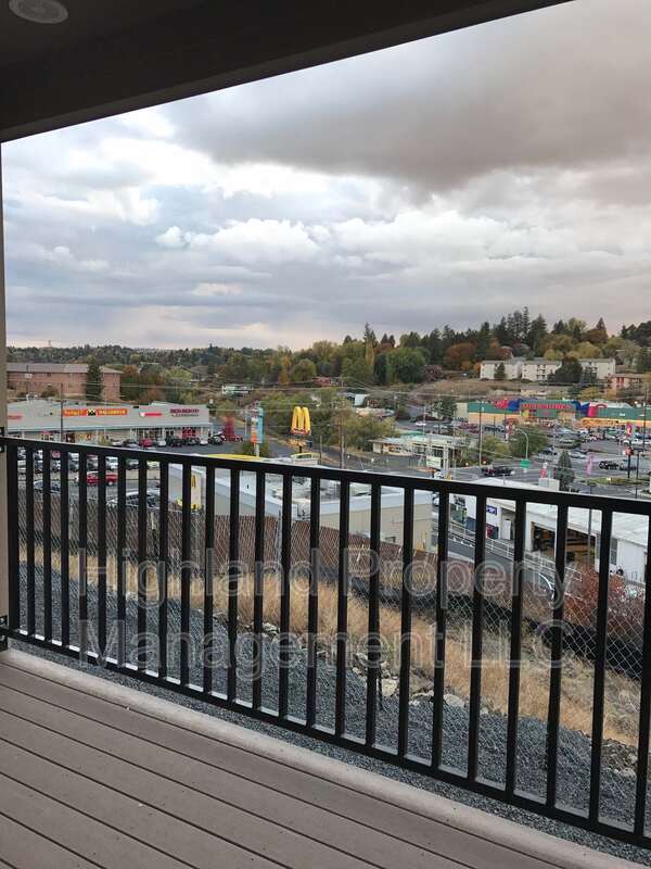 Building Photo - 530 NE Stadium Way