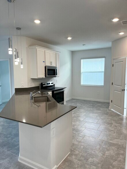Building Photo - 8979 Chipping Square Ln