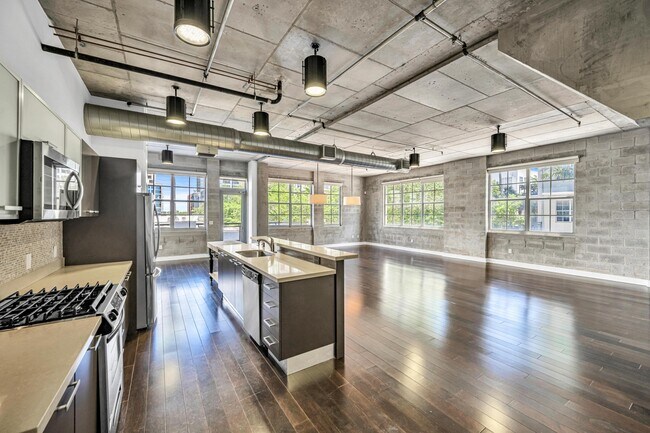 Building Photo - 411 NW 1st Ave