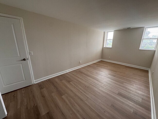 Building Photo - 5630 Pershing Ave